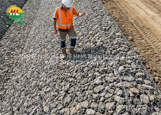 Muri di gabbioni esagonali zincati 2x1x1m Ampio stock Progetti di ingegneria Muro di contenimento stradale Spedizione rapida